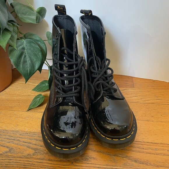 DR. MARTENS 11821 Women's Boot Patent Leather Combat Boots Black Size 7 - Picture 9 of 9